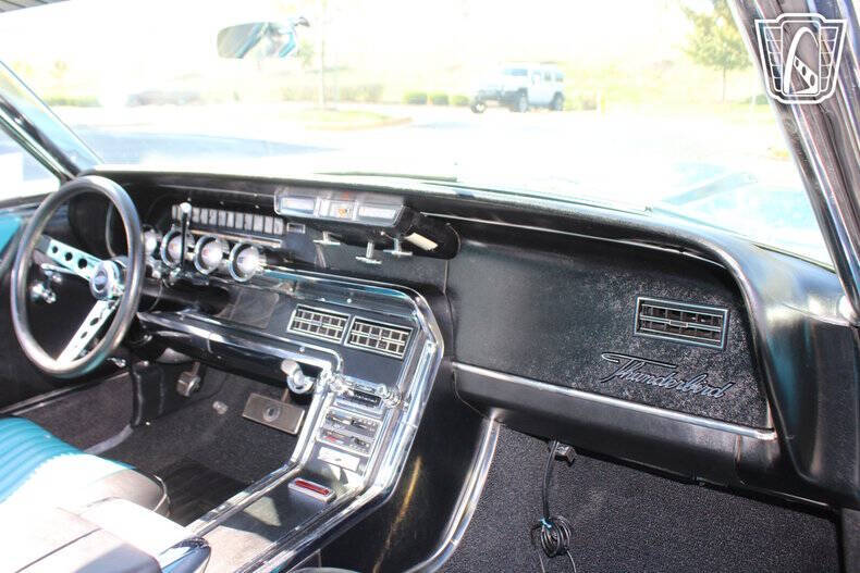 1965 Ford Thunderbird