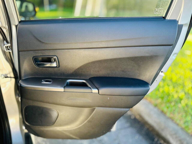 2023 Mitsubishi Outlander Sport ES