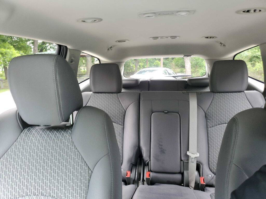 Silver 2011 Chevrolet Traverse LS LS 4dr SUV 32
