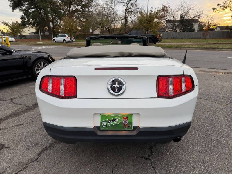 2010 Ford Mustang V6