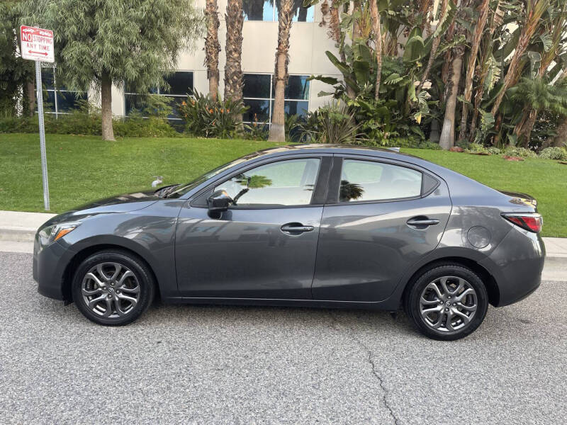 2019 Toyota Yaris XLE