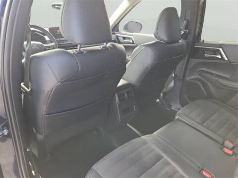 2024 Mitsubishi Outlander SE