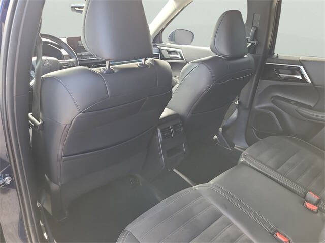 2024 Mitsubishi Outlander SE