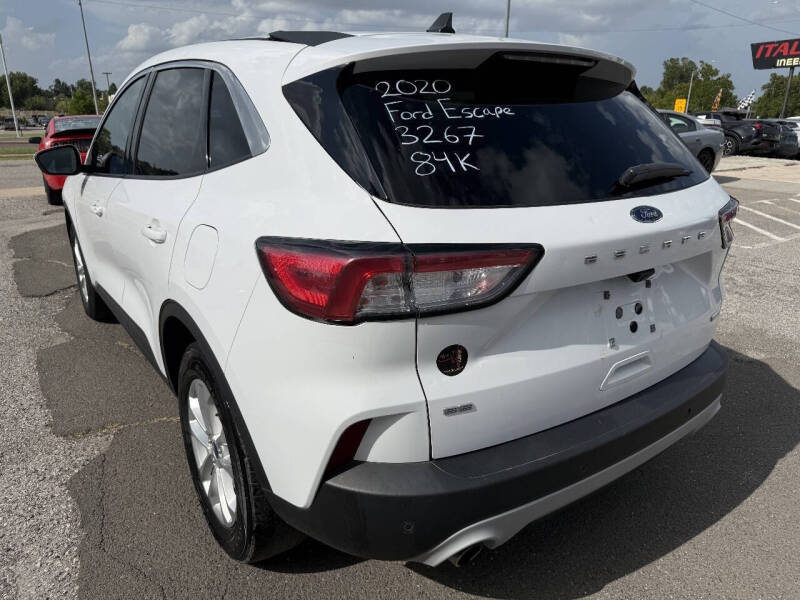 2020 Ford Escape SE