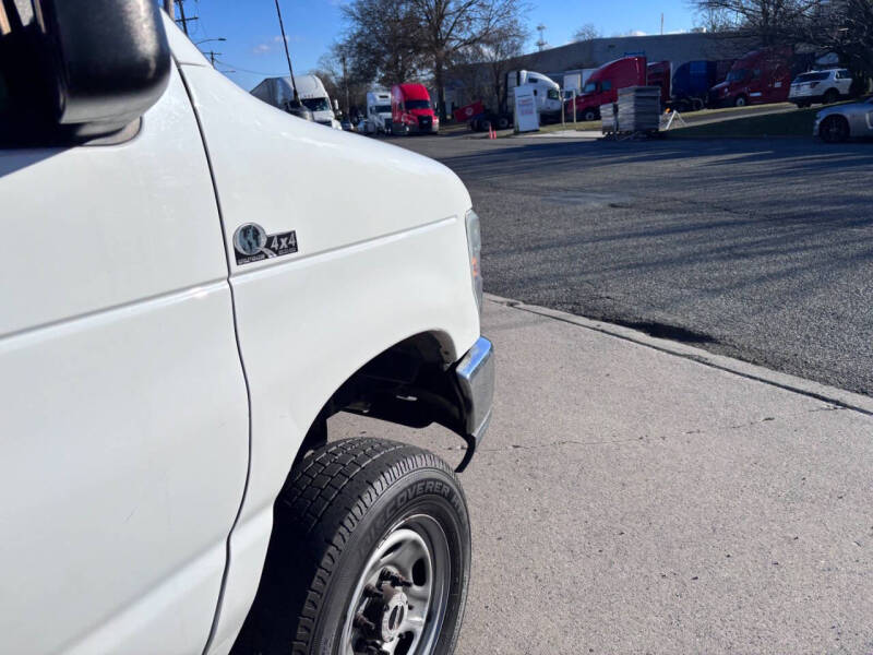 2012 Ford E-Series E-350 SD XLT