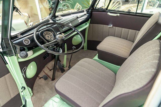 1966 Volkswagen 11-Window 18