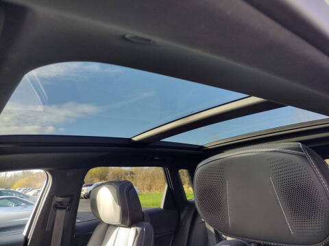 2025 Cadillac LYRIQ Luxury 3