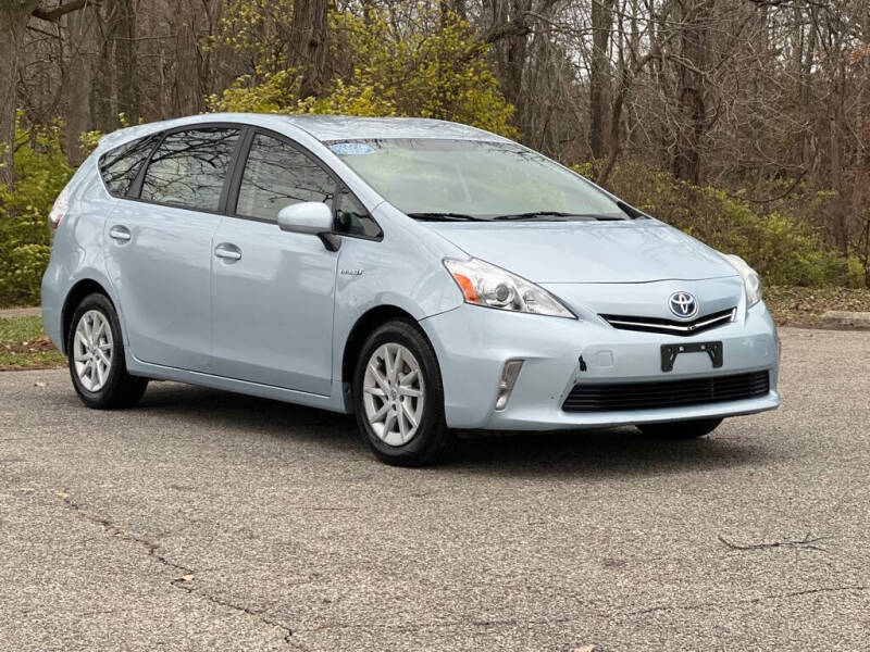 2012 Toyota Prius v Two