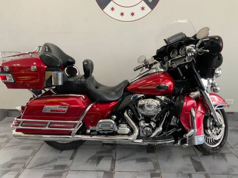 2012 Harley-Davidson FLHTCU ULTRA CLASSIC  for sale at CHICAGO CYCLES & MOTORSPORTS INC. in Stone Park IL