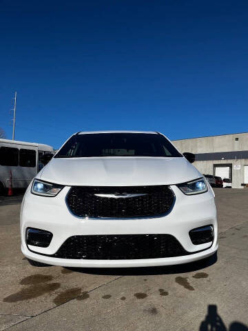 2024 Chrysler Pacifica Touring