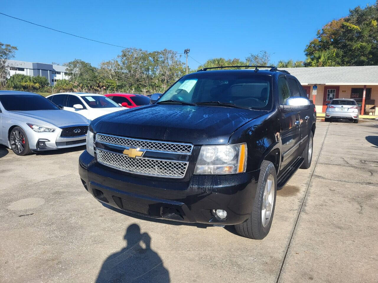 2012 Chevrolet Avalanche for sale at FAMILY AUTO BROKERS in Longwood, FL