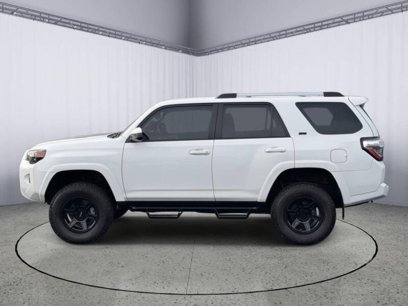 2022 Toyota 4Runner SR5