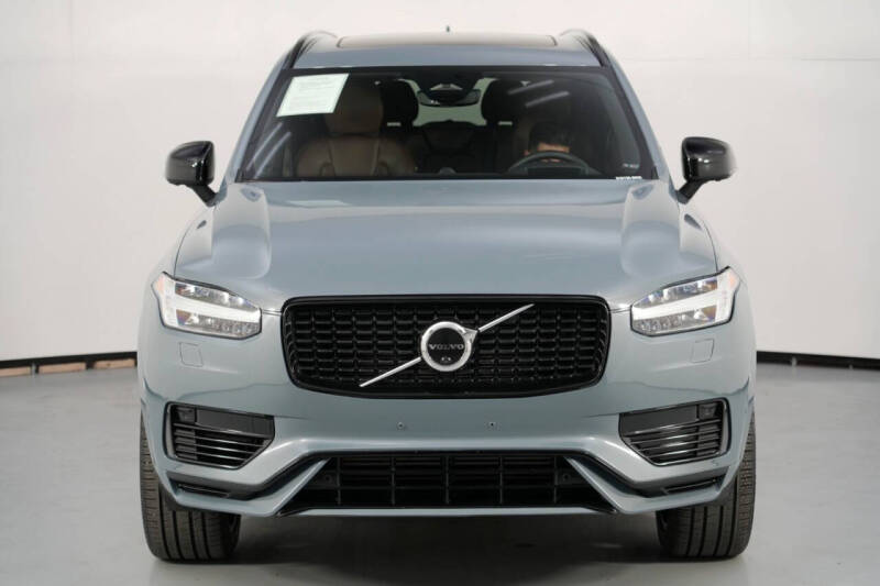 2023 Volvo XC90 Recharge T8 Ultimate Dark Theme