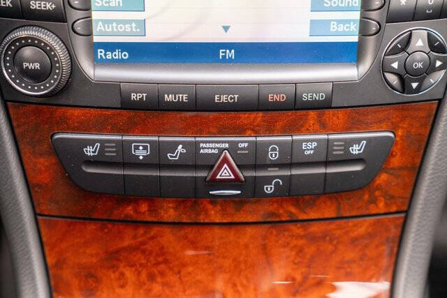2004 Mercedes-Benz E-Class 26