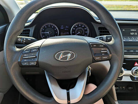 2019 Hyundai Elantra SE