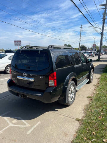 2010 Nissan Pathfinder LE