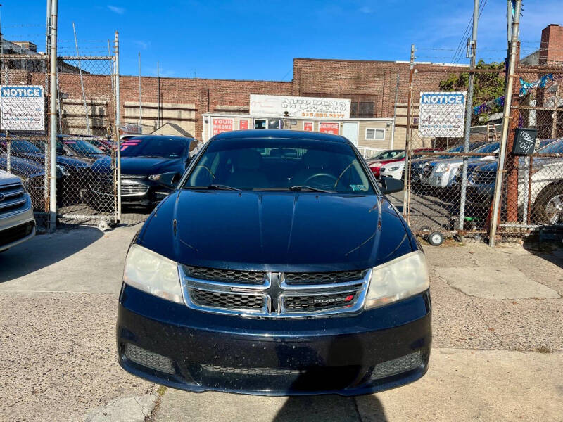 2012 Dodge Avenger SE photo 4