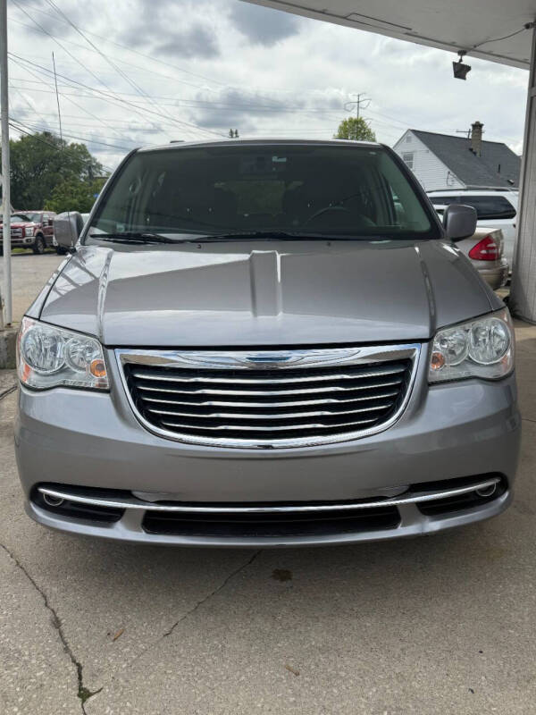 Used 2016 Chrysler Town & Country Touring with VIN 2C4RC1BG2GR113043 for sale in Hilliard, OH