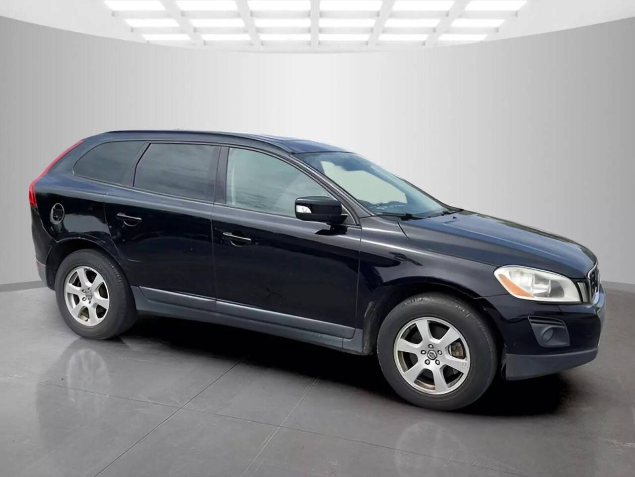 2010 Volvo XC60 for sale at Used Cars Toledo in Oregon, OH