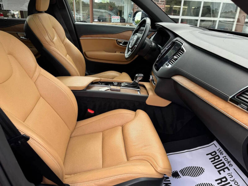 2019 Volvo XC90 T6 Inscription