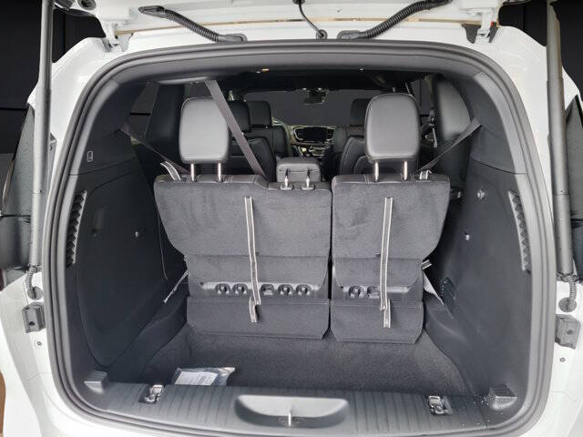 2027 Chrysler Pacifica LX