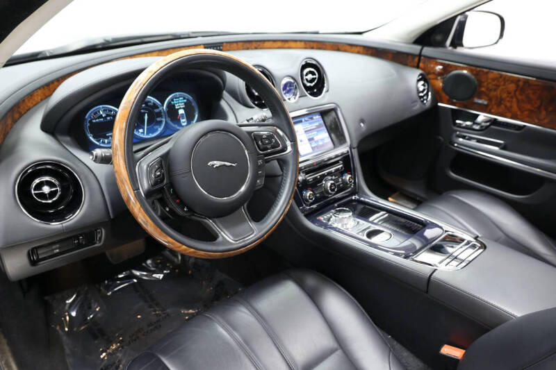 2013 Jaguar XJ