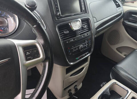 2015 Chrysler Town and Country Touring