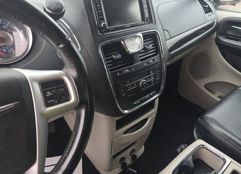 2015 Chrysler Town and Country Touring