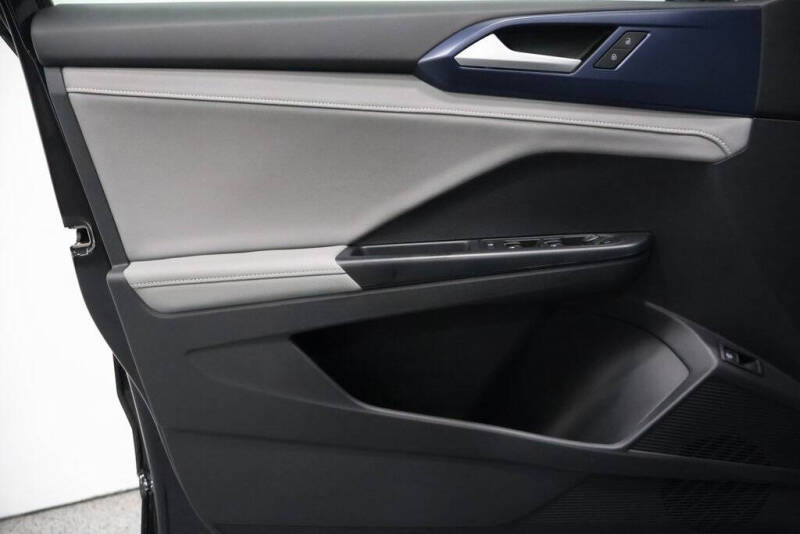 2024 Volkswagen Taos SE 4Motion