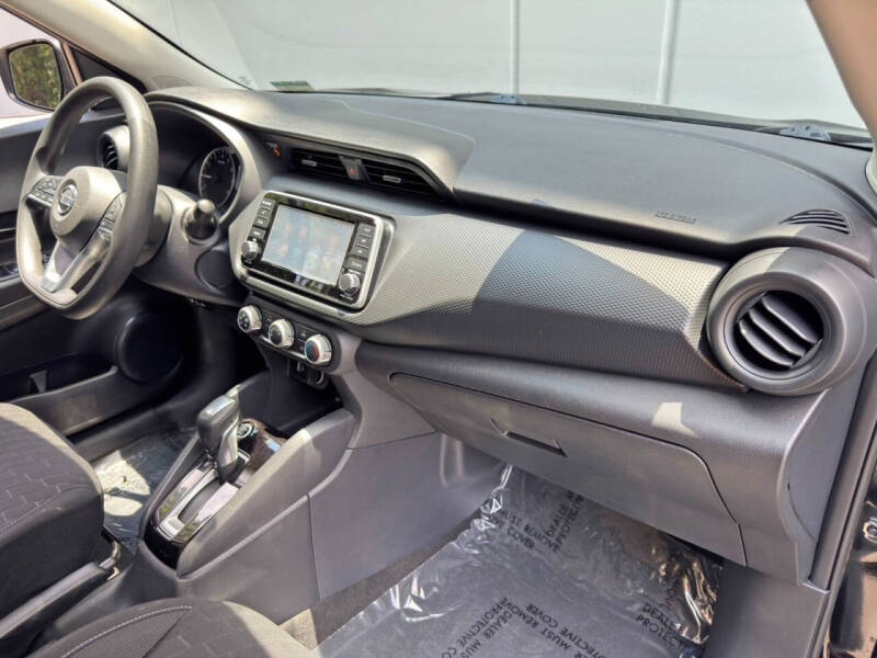 2021 Nissan Kicks S
