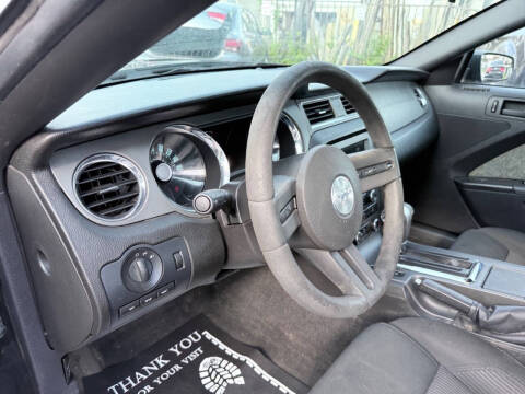 2011 Ford Mustang V6
