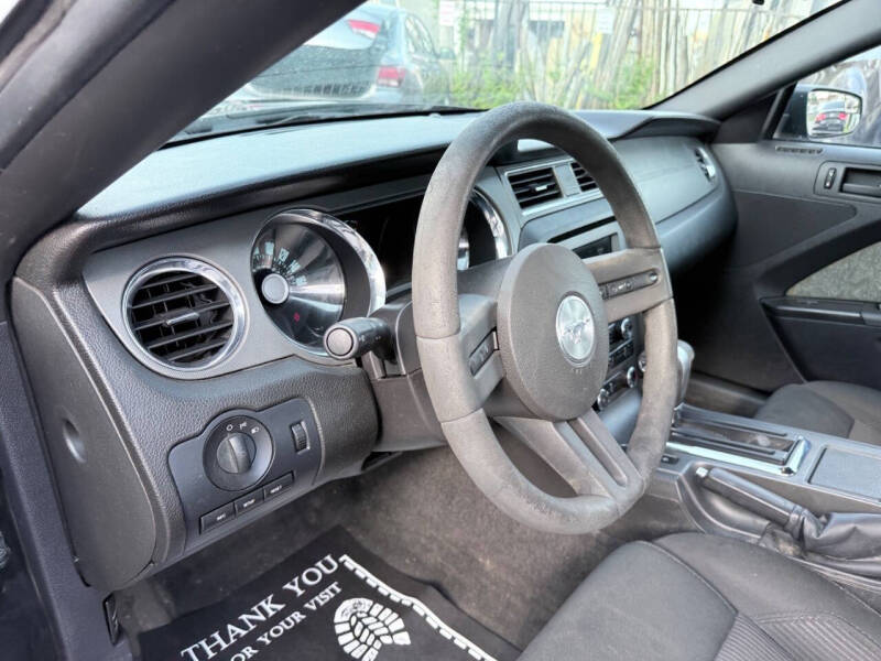 2011 Ford Mustang V6