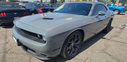 2017 Dodge Challenger SXT Plus