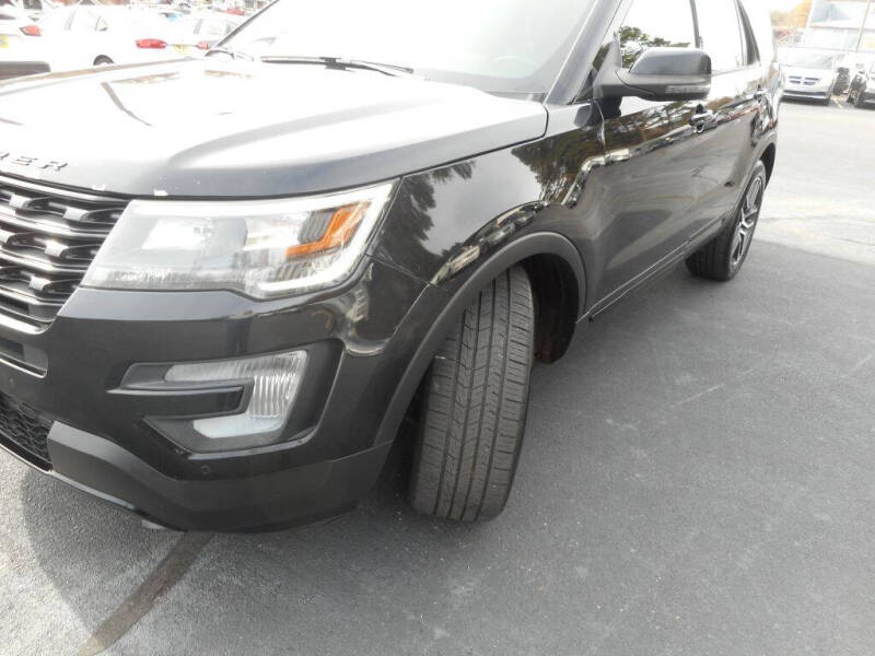 2017 Ford Explorer Sport's photo