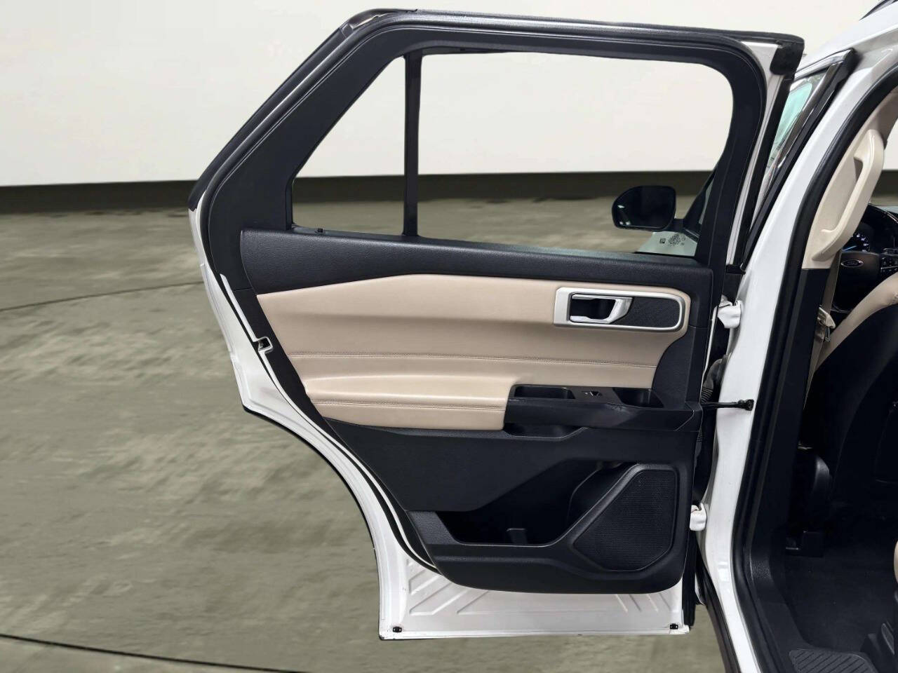 FordExplorer16