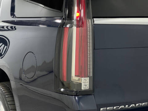 2018 Cadillac Escalade Platinum