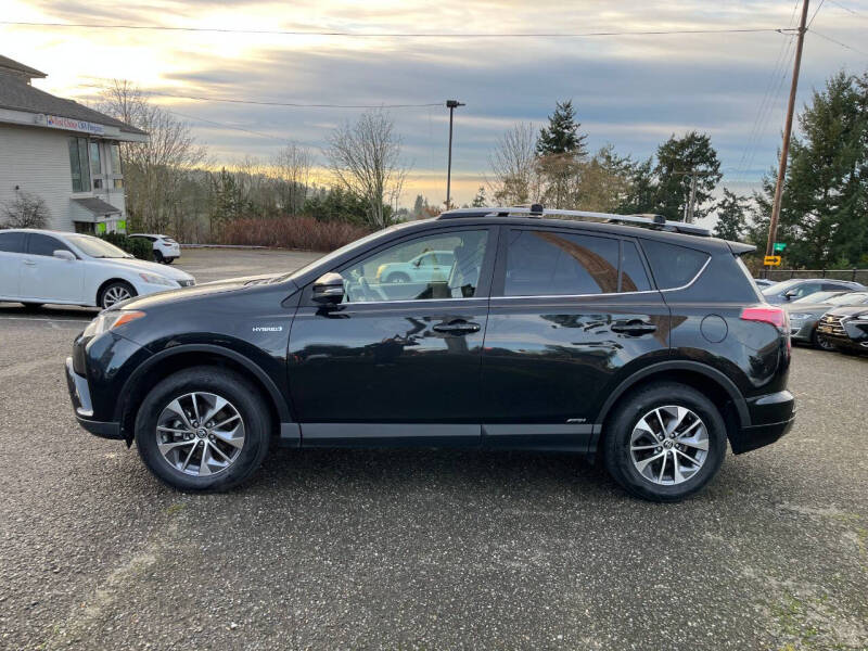 2017 Toyota RAV4 Hybrid XLE