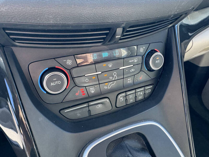 2017 Ford C-MAX Energi Titanium