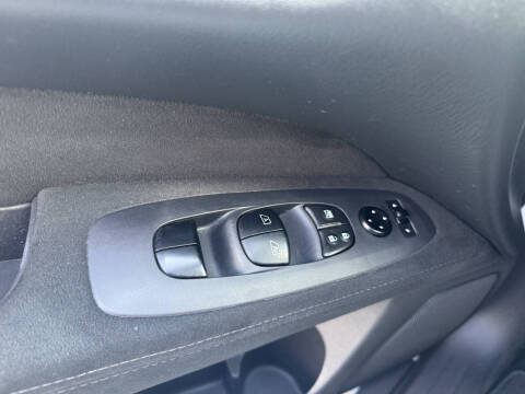 2015 Nissan Pathfinder SV