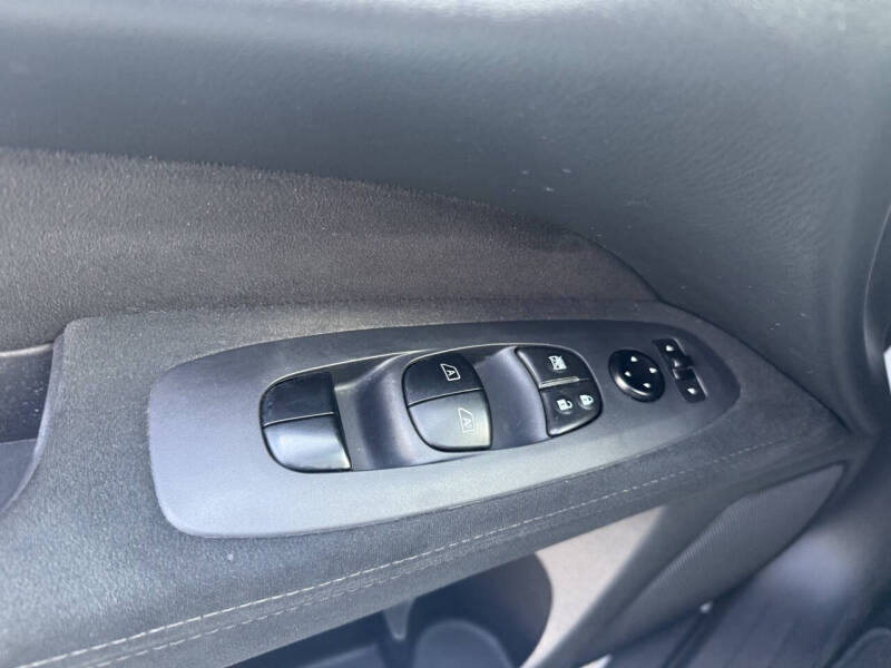 2015 Nissan Pathfinder SV