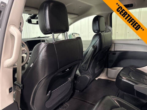 2022 Chrysler Pacifica Touring L