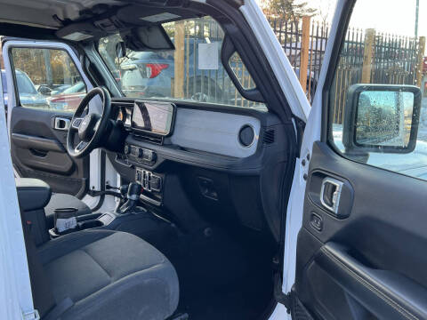 2024 Jeep Wrangler Sahara 4xe