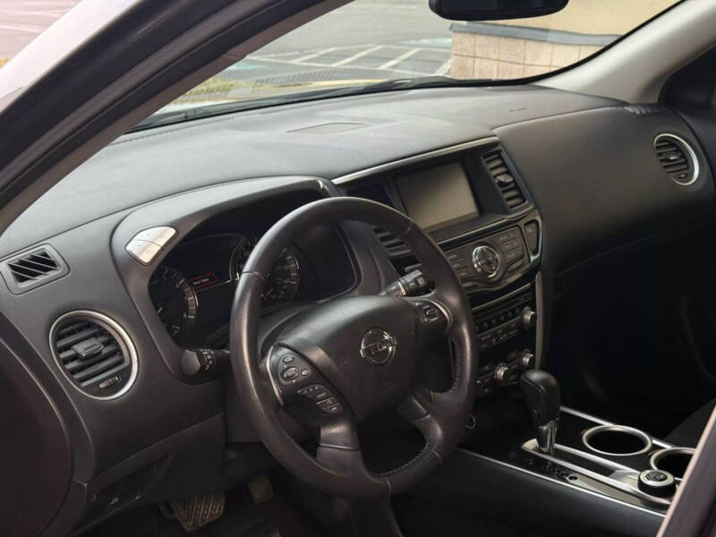 2016 Nissan Pathfinder