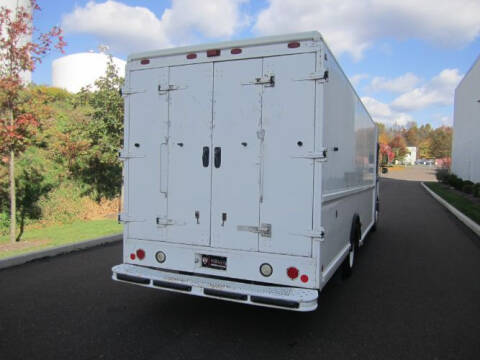 2005 Freightliner MT45 Chassis