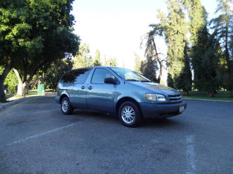 2000 Toyota Sienna CE