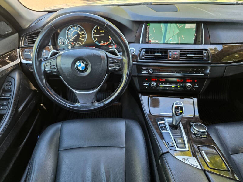 2016 BMW 5 Series 528i
