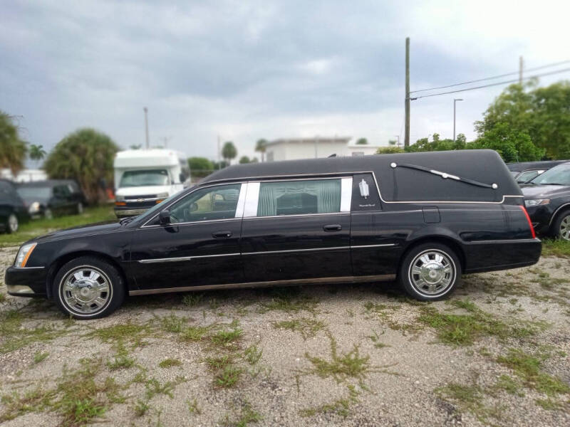 2010 Cadillac DTS Pro Funeral Coach