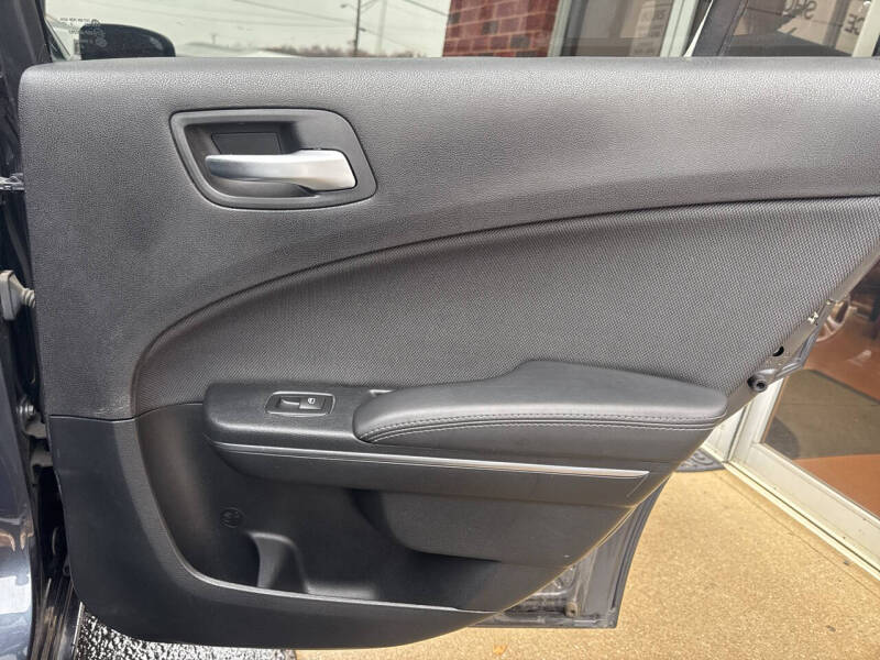 2016 Dodge Charger SE