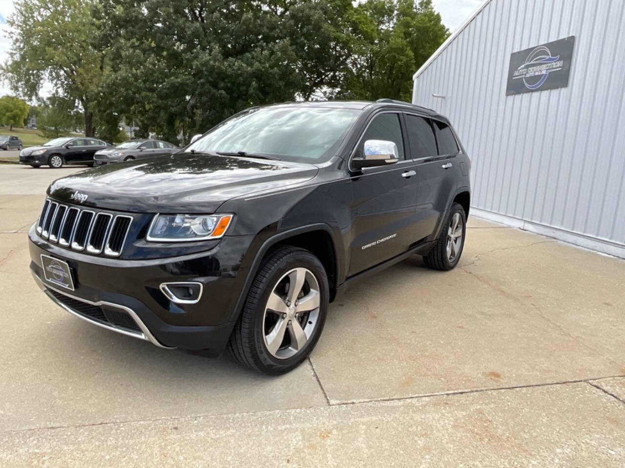 2014 Jeep Grand Cherokee for sale at Auto Connection in Waterloo, IA