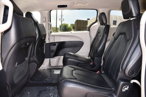 2022 Chrysler Pacifica Touring L